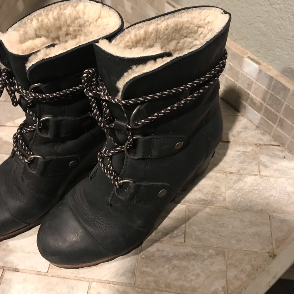 Black Sorel Joan of the Arctic Wedge
